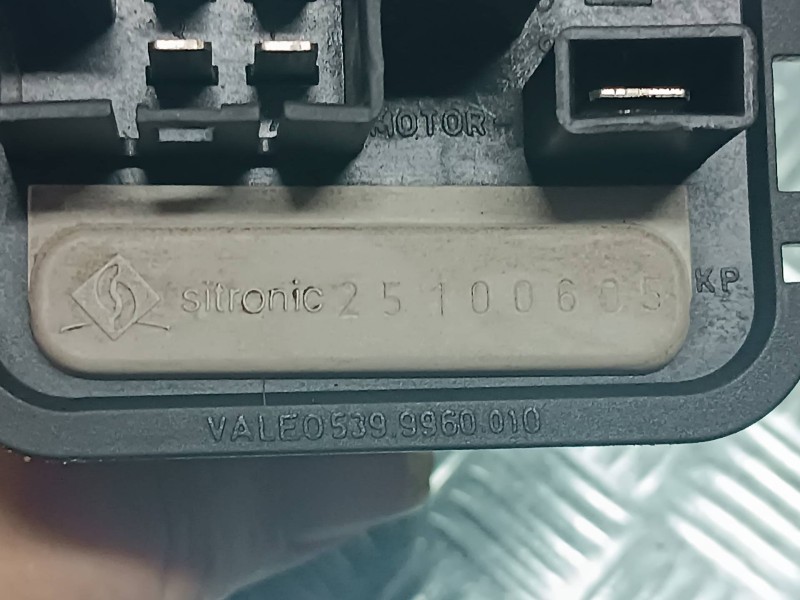 Recambio de resistencia calefaccion para opel astra gtc referencia OEM IAM 5399960010  VALEO