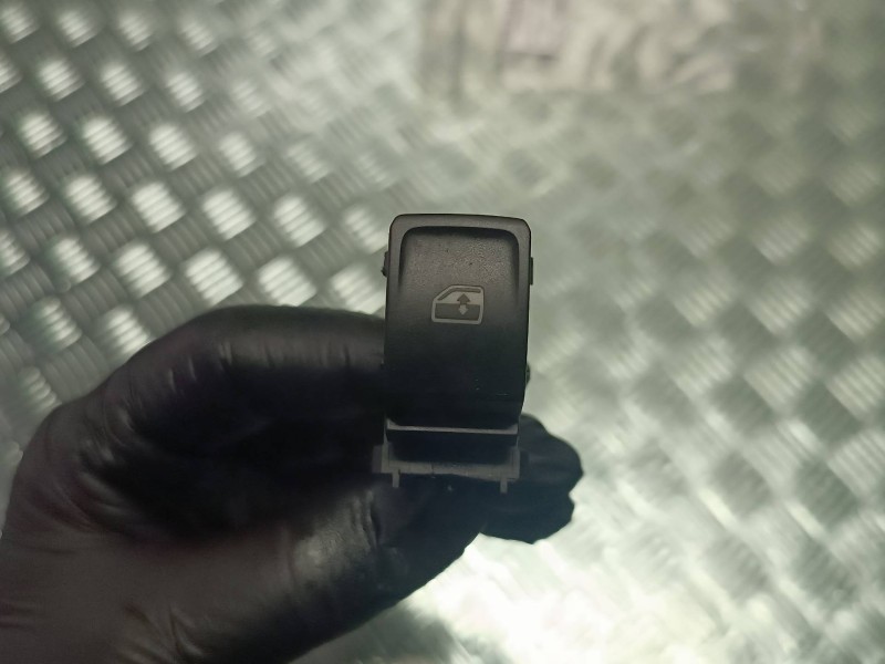 Recambio de mando elevalunas trasero derecho para seat arona referencia OEM IAM 5G0959855P  4 PINES