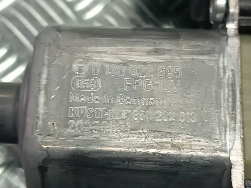 Recambio de motor elevalunas trasero izquierdo para seat arona referencia OEM IAM 5Q0959407D 0130822695 5 PINES