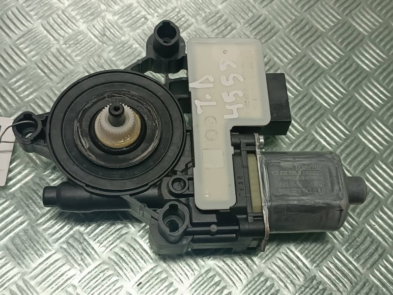 Recambio de motor elevalunas trasero derecho para seat arona referencia OEM IAM 5Q0959408D 0130822694 5 PINES