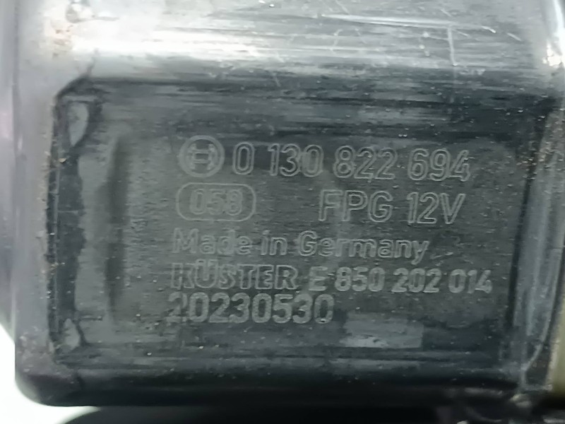 Recambio de motor elevalunas trasero derecho para seat arona referencia OEM IAM 5Q0959408D 0130822694 5 PINES