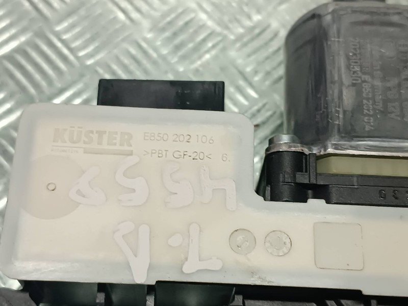 Recambio de motor elevalunas trasero derecho para seat arona referencia OEM IAM 5Q0959408D 0130822694 5 PINES