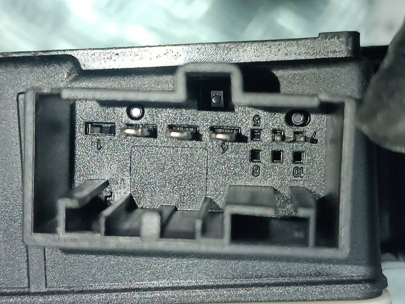 Recambio de motor elevalunas trasero derecho para seat arona referencia OEM IAM 5Q0959408D 0130822694 5 PINES