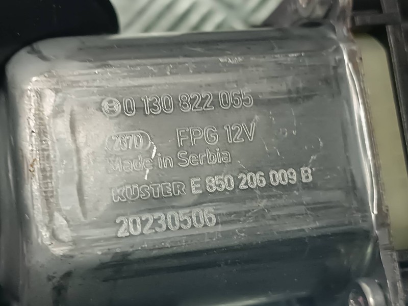 Recambio de motor elevalunas delantero izquierdo para seat arona referencia OEM IAM 0130822065 KUSTER E850206011