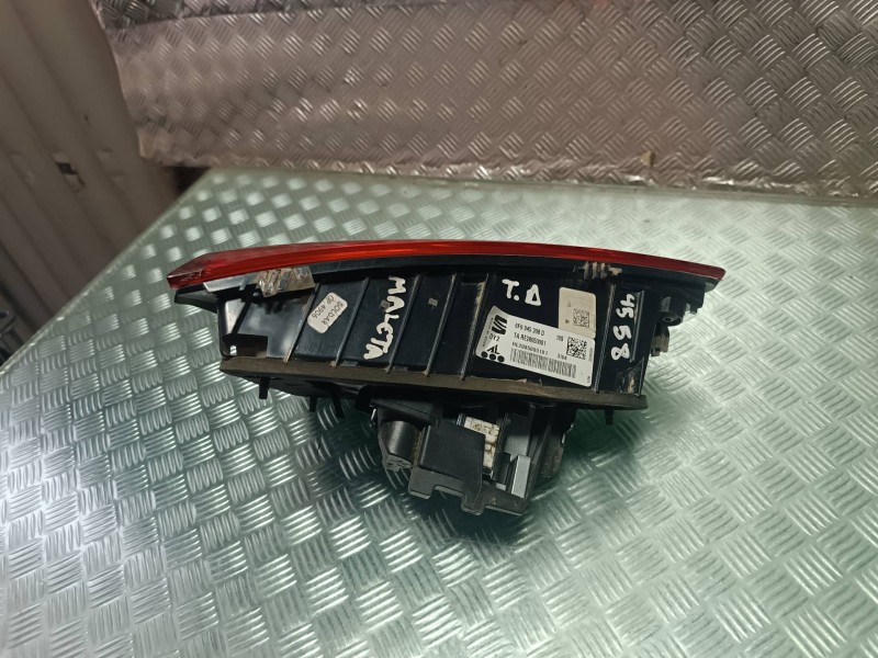 Recambio de piloto trasero derecho interior para seat arona referencia OEM IAM 6F9945308D  3 PINES