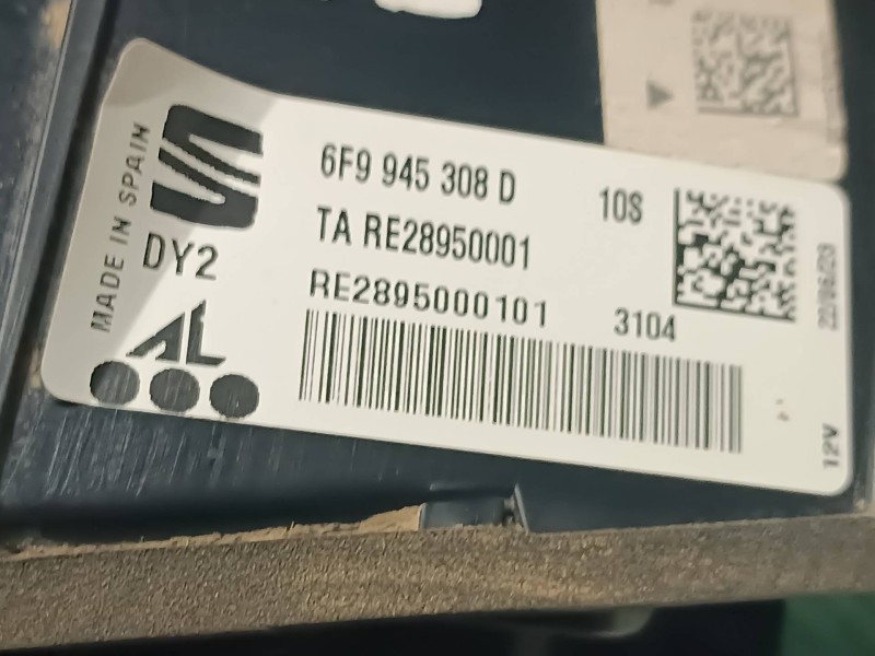 Recambio de piloto trasero derecho interior para seat arona referencia OEM IAM 6F9945308D  3 PINES