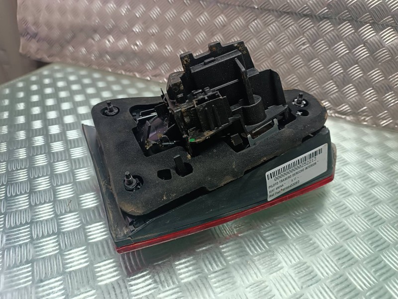 Recambio de piloto trasero derecho interior para seat arona referencia OEM IAM 6F9945308D  3 PINES