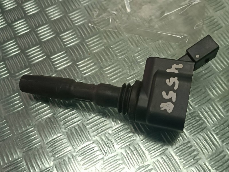 Recambio de bobina encendido para seat arona referencia OEM IAM 04E905110P 77300014 4 PINES