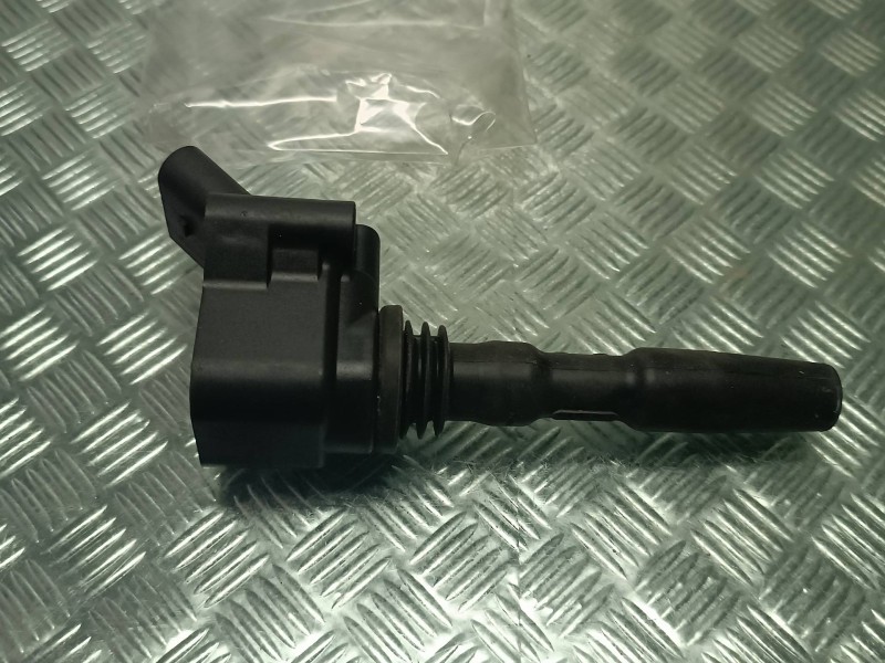 Recambio de bobina encendido para seat arona referencia OEM IAM 04E905110P 77300014 4 PINES