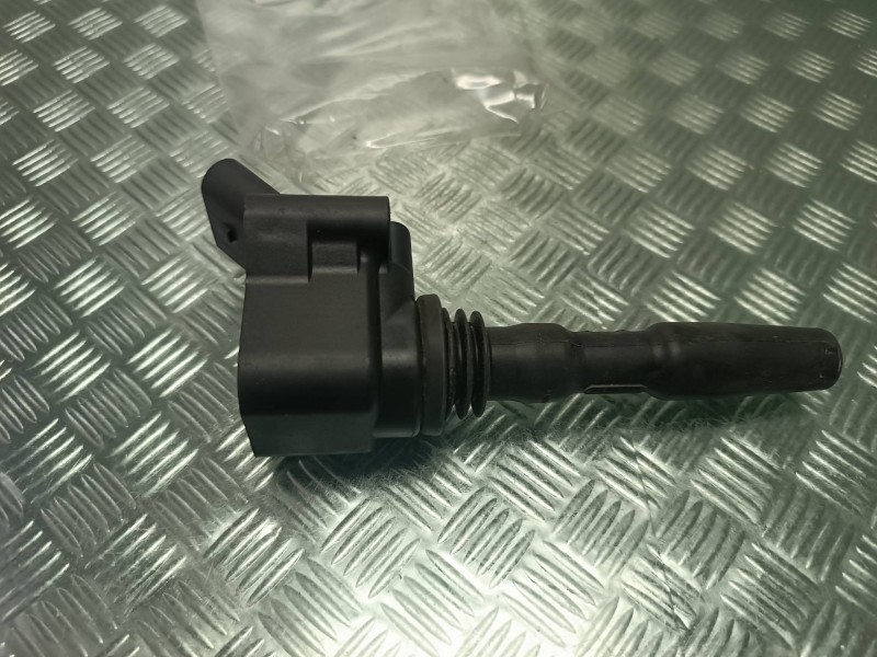 Recambio de bobina encendido para seat arona referencia OEM IAM 04E905110P 77300014 4 PINES