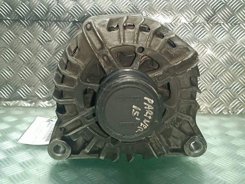 Recambio de alternador para peugeot partner kombi active referencia OEM IAM 9810525380 2624310D VALEO