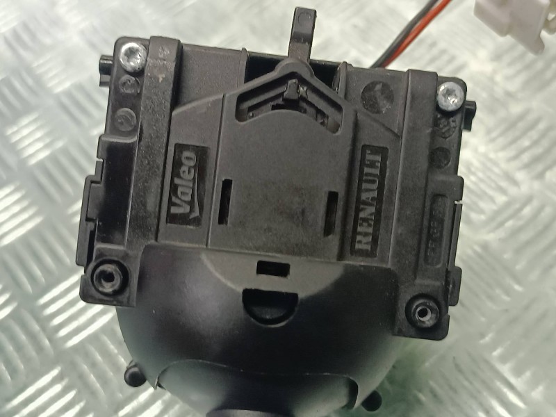 Recambio de mando luces para renault clio iv referencia OEM IAM 255676085R  E106703231