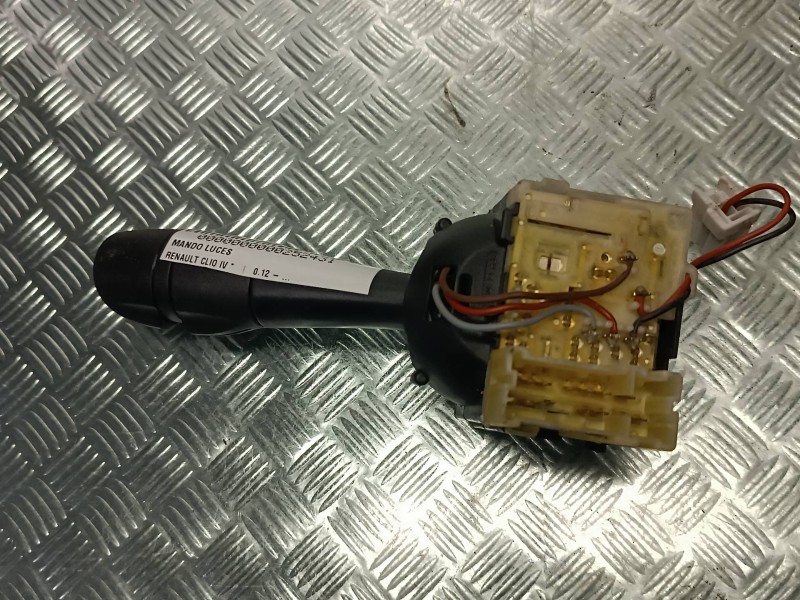 Recambio de mando luces para renault clio iv referencia OEM IAM 255676085R  E106703231