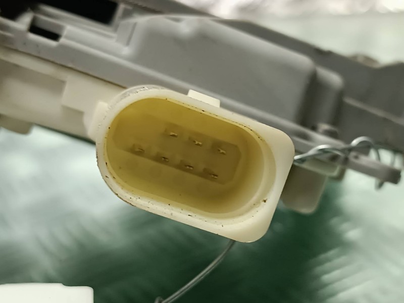 Recambio de cerradura puerta trasera izquierda para volkswagen tiguan (5n1) country referencia OEM IAM 3C4839015A 7 PINES ELECTR