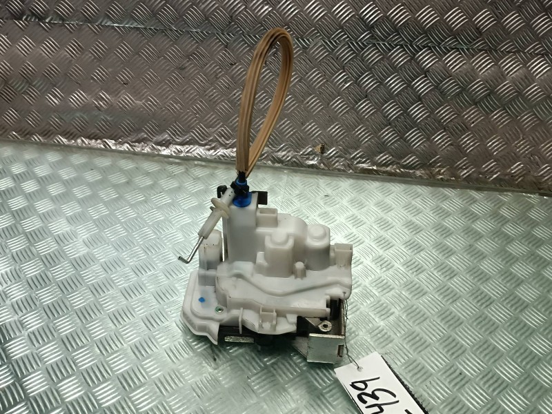 Recambio de cerradura puerta delantera derecha para fiat doblo referencia OEM IAM  4 PINES ELECTRICA