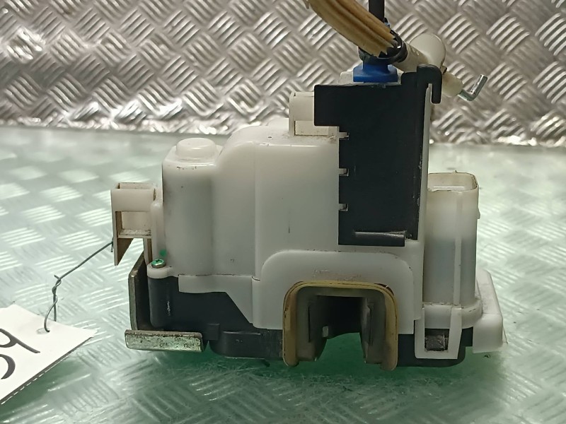 Recambio de cerradura puerta delantera derecha para fiat doblo referencia OEM IAM  4 PINES ELECTRICA