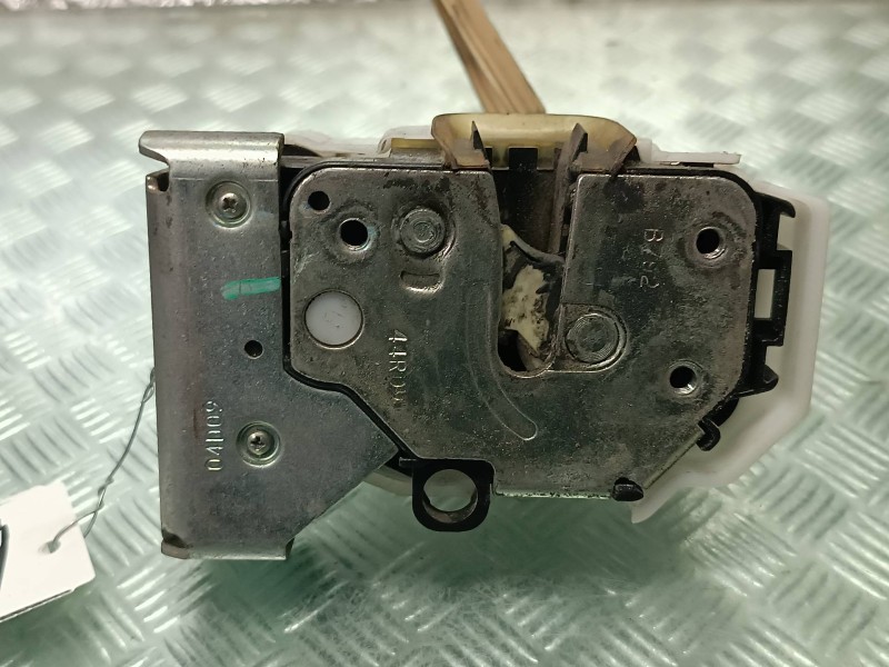 Recambio de cerradura puerta delantera derecha para fiat doblo referencia OEM IAM  4 PINES ELECTRICA