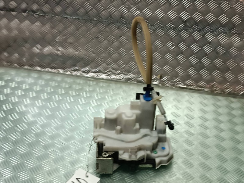 Recambio de cerradura puerta delantera izquierda para fiat doblo referencia OEM IAM  5 PINES ELECTRICA