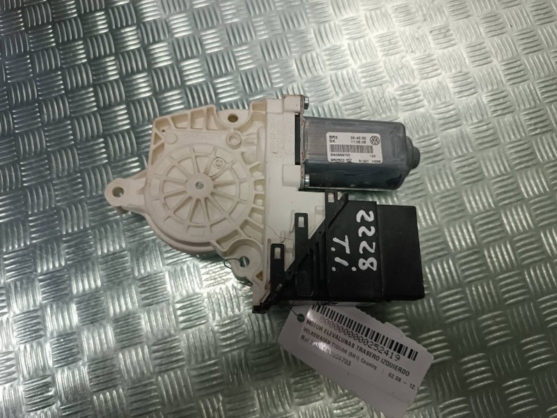 Recambio de motor elevalunas trasero izquierdo para volkswagen tiguan (5n1) country referencia OEM IAM 5N0959703  0536006005