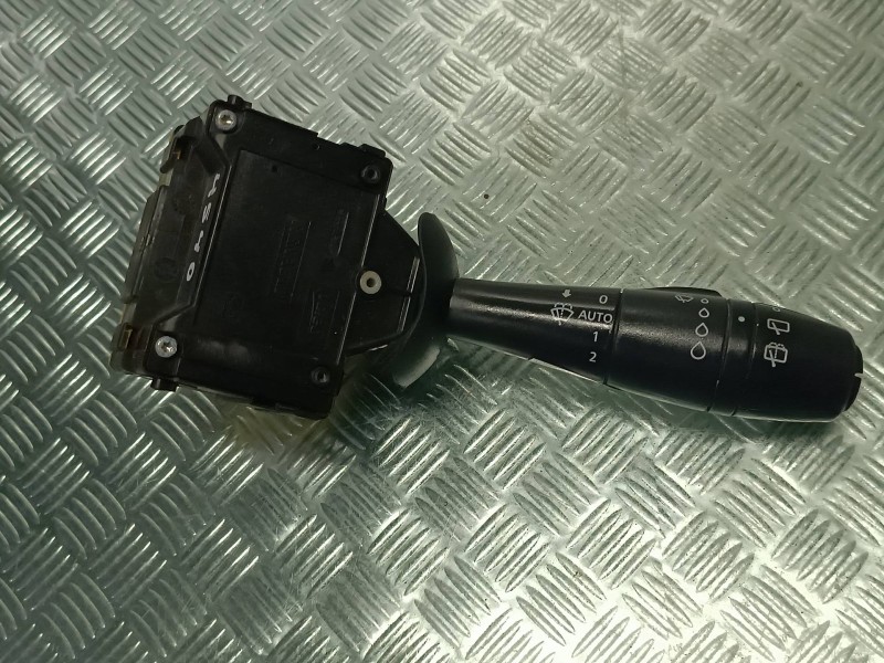 Recambio de mando limpia para renault clio iv referencia OEM IAM 255676085R  E106703231