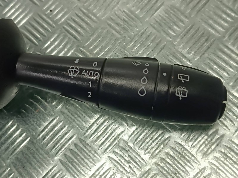 Recambio de mando limpia para renault clio iv referencia OEM IAM 255676085R  E106703231