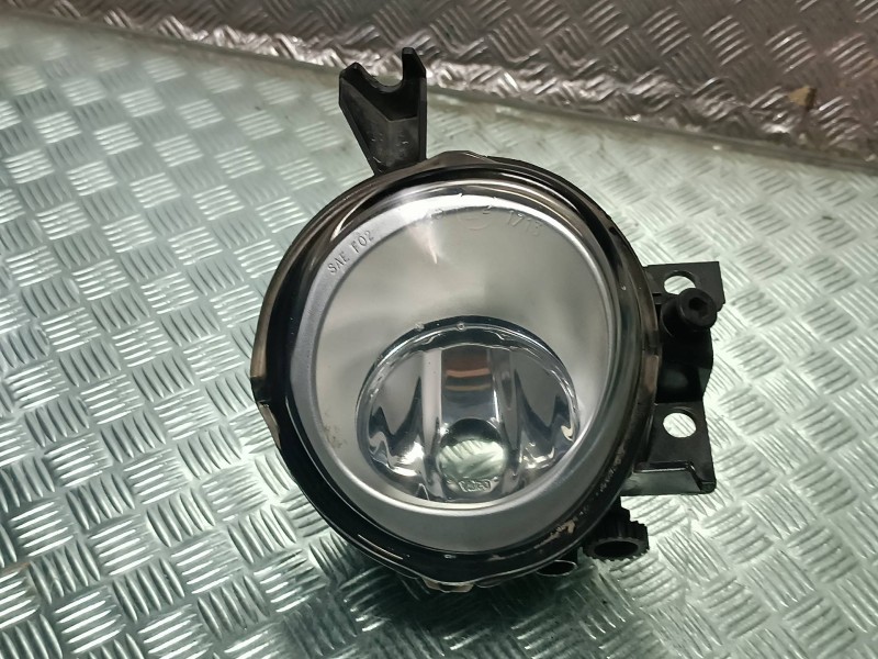Recambio de faro antiniebla derecho para volkswagen touareg (7la) referencia OEM IAM 7L6941700E  