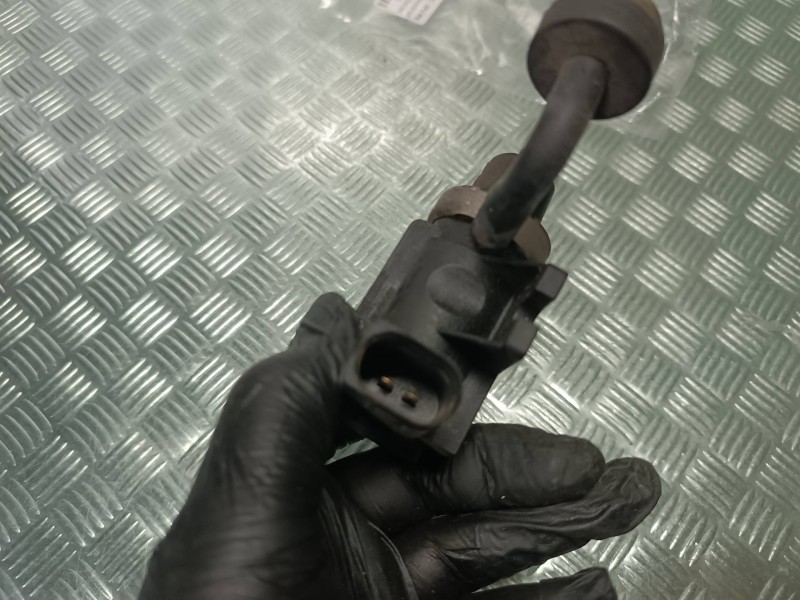 Recambio de valvula aire adicional para volkswagen touareg (7la) referencia OEM IAM 1J0906627 2 PINES DELANTERA IZQUIERDA