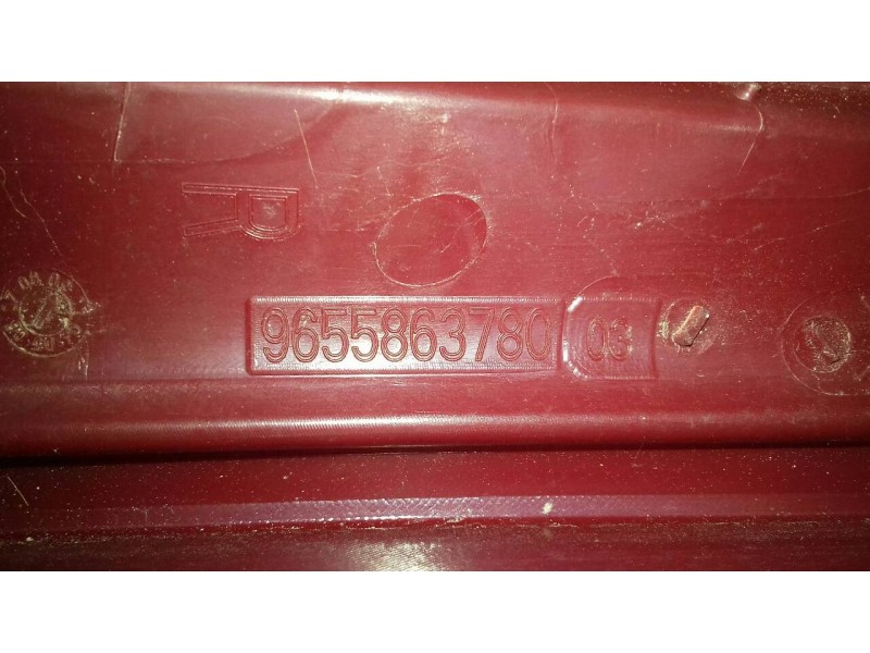 Recambio de piloto trasero derecho para citroen c4 berlina lx referencia OEM IAM 9655863780  SUPERIOR FALSO