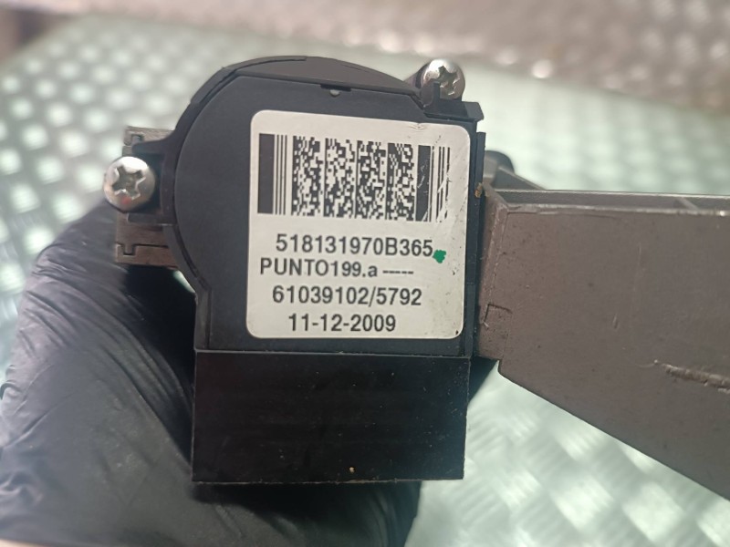 Recambio de conmutador de arranque para fiat doblo referencia OEM IAM 01098401 518131970B365 3+2 PINES