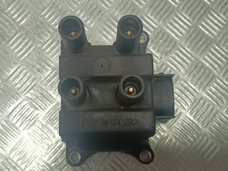 Recambio de bobina encendido para ford fiesta berlina (dx) referencia OEM IAM 155010  3 PINES