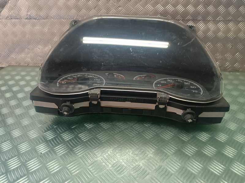 Recambio de cuadro instrumentos para fiat doblo referencia OEM IAM 51867720  503005160101