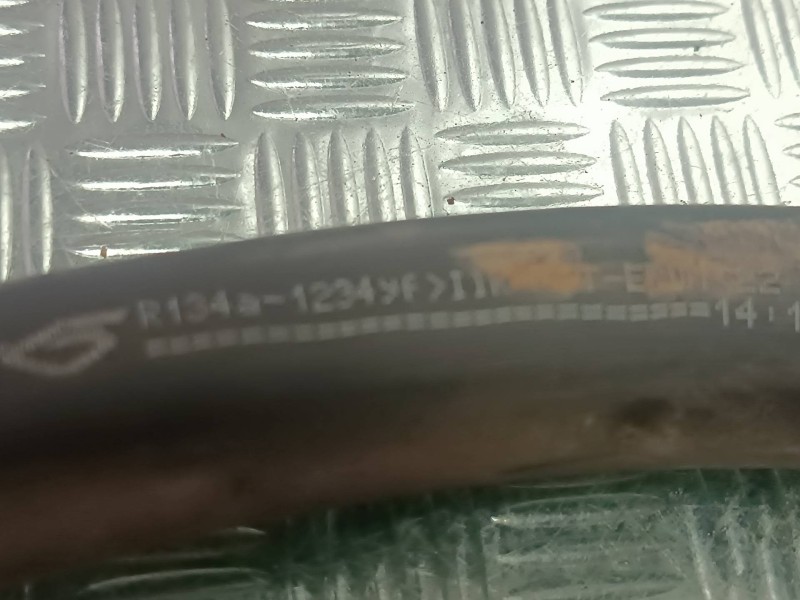 Recambio de tubo aire acondicionado para peugeot 308 referencia OEM IAM 94530Z01  