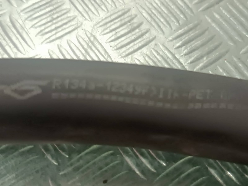 Recambio de tubo aire acondicionado para peugeot 308 referencia OEM IAM 94530Z01  