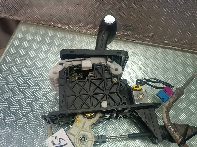 Recambio de palanca cambio para volkswagen touareg (7la) referencia OEM IAM  8200049876 AUTOMATICO
