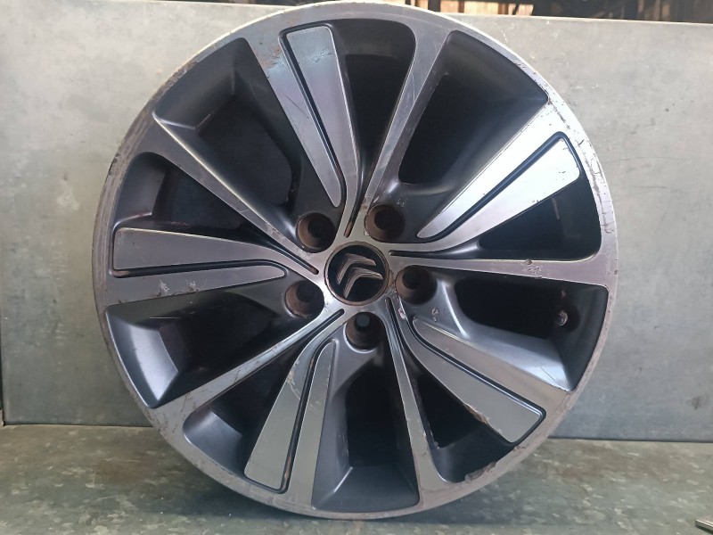 Recambio de llanta para citroen c4 picasso referencia OEM IAM 9677090377 7JX17 CH5-50