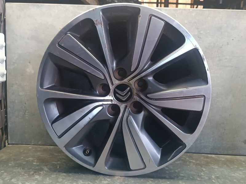 Recambio de llanta para citroen c4 picasso referencia OEM IAM 9677090377 7JX17 CH5-50