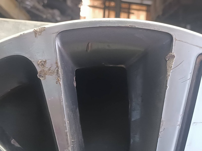 Recambio de llanta para citroen c4 picasso referencia OEM IAM 9677090377 7JX17 CH5-50