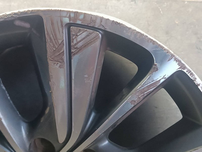 Recambio de llanta para citroen c4 picasso referencia OEM IAM 9677090377 7JX17 CH5-50