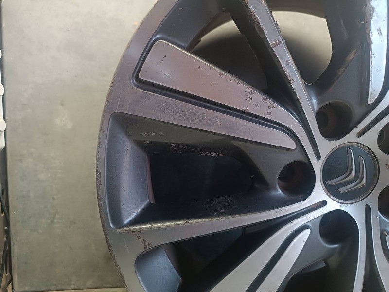 Recambio de llanta para citroen c4 picasso referencia OEM IAM 9677090377 7JX17 CH5-50