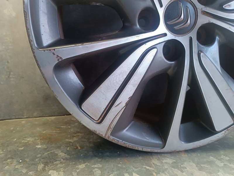 Recambio de llanta para citroen c4 picasso referencia OEM IAM 9677090377 7JX17 CH5-50