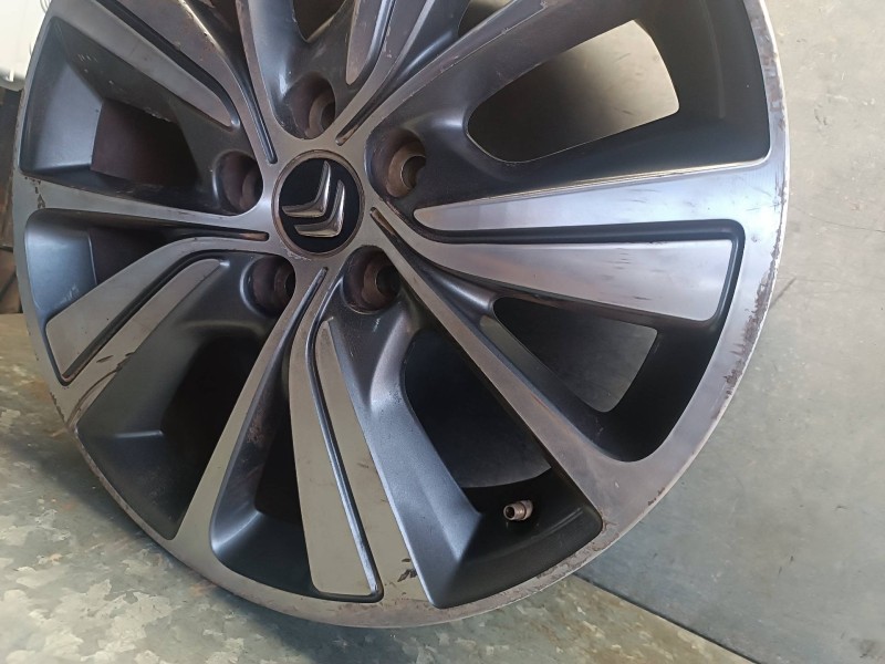 Recambio de llanta para citroen c4 picasso referencia OEM IAM 9677090377 7JX17 CH5-50