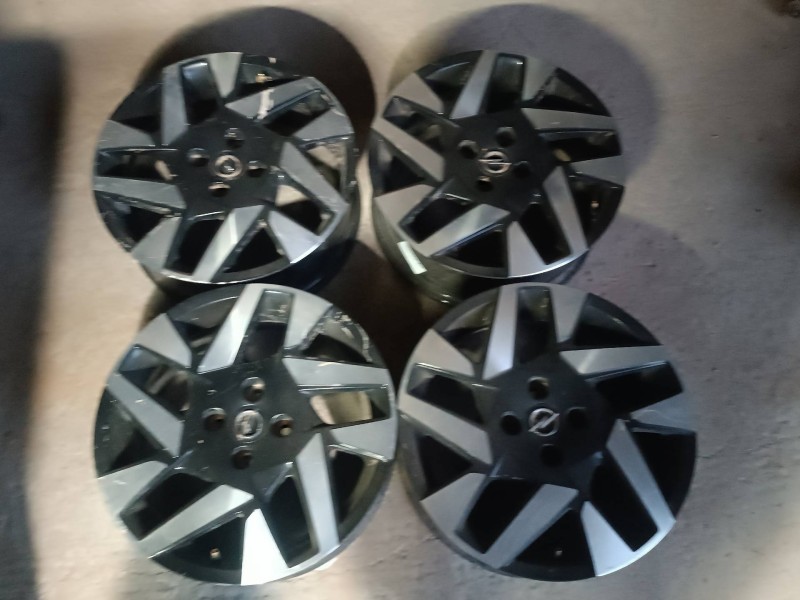Recambio de juego llantas para opel mokka referencia OEM IAM 9835097480 6.5JX17 CH4-32 