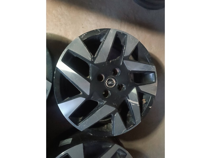 Recambio de juego llantas para opel mokka referencia OEM IAM 9835097480 6.5JX17 CH4-32 