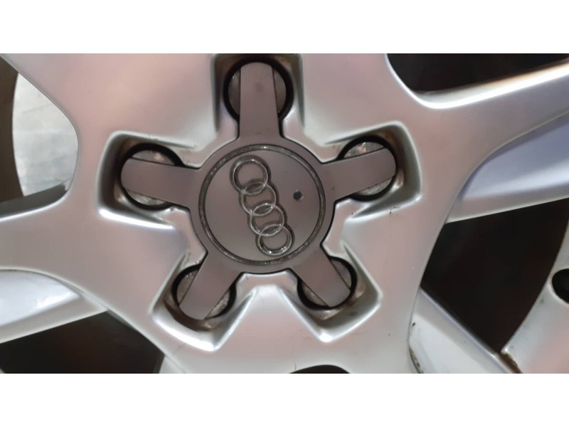 Recambio de juego llantas para audi a3 (8p) referencia OEM IAM 8P060L025AN 6.5JX16H2 5 TORNILLOS