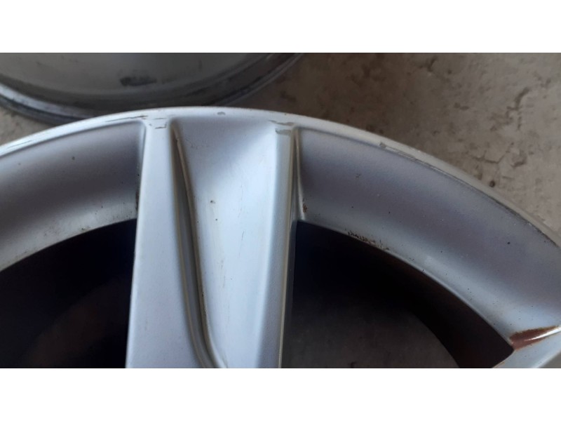 Recambio de juego llantas para audi a3 (8p) referencia OEM IAM 8P060L025AN 6.5JX16H2 5 TORNILLOS