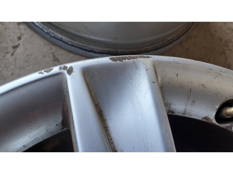 Recambio de juego llantas para audi a3 (8p) referencia OEM IAM 8P060L025AN 6.5JX16H2 5 TORNILLOS