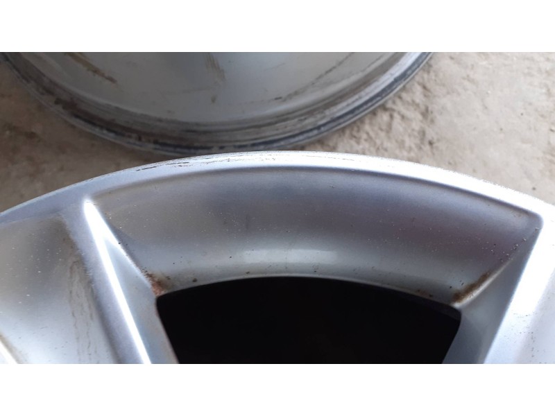 Recambio de juego llantas para audi a3 (8p) referencia OEM IAM 8P060L025AN 6.5JX16H2 5 TORNILLOS