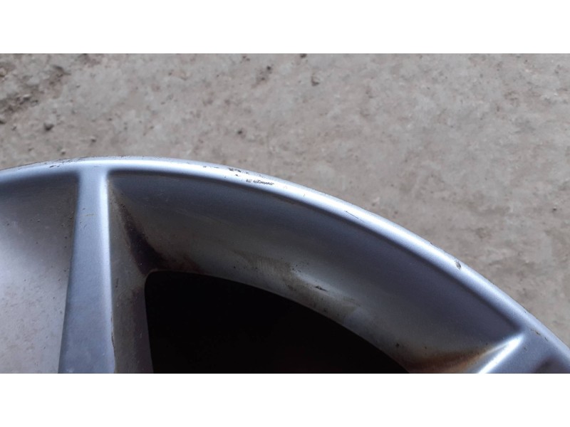 Recambio de juego llantas para audi a3 (8p) referencia OEM IAM 8P060L025AN 6.5JX16H2 5 TORNILLOS