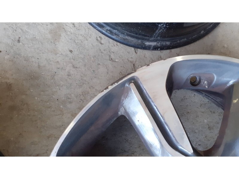 Recambio de juego llantas para hyundai ix20 referencia OEM IAM 529101K650 6.0JX16 