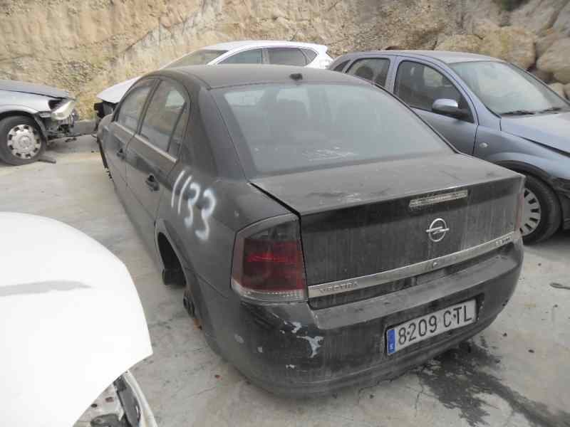 opel vectra c berlina del año 2004